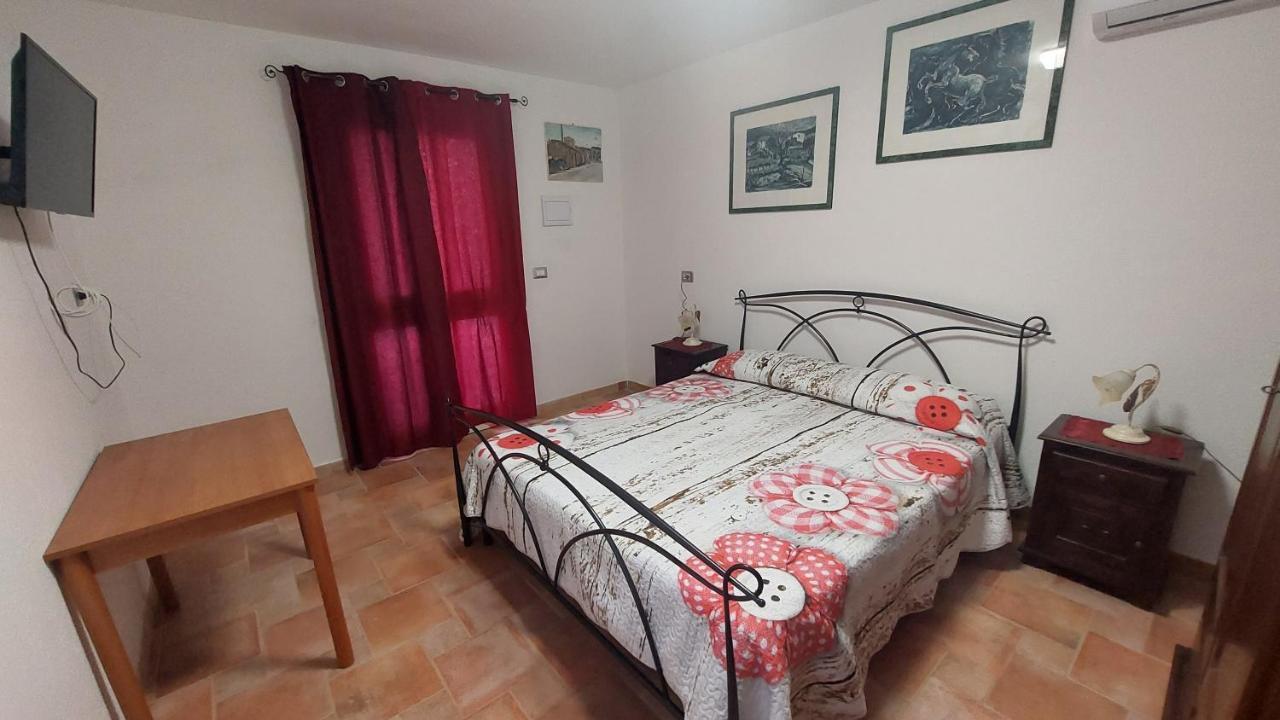 Il Lentischio Hotel Cala Sapone Buitenkant foto