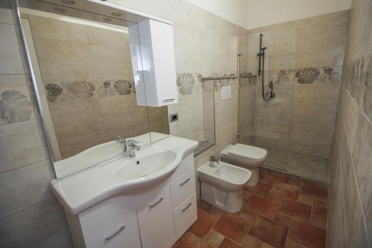 Il Lentischio Hotel Cala Sapone Buitenkant foto
